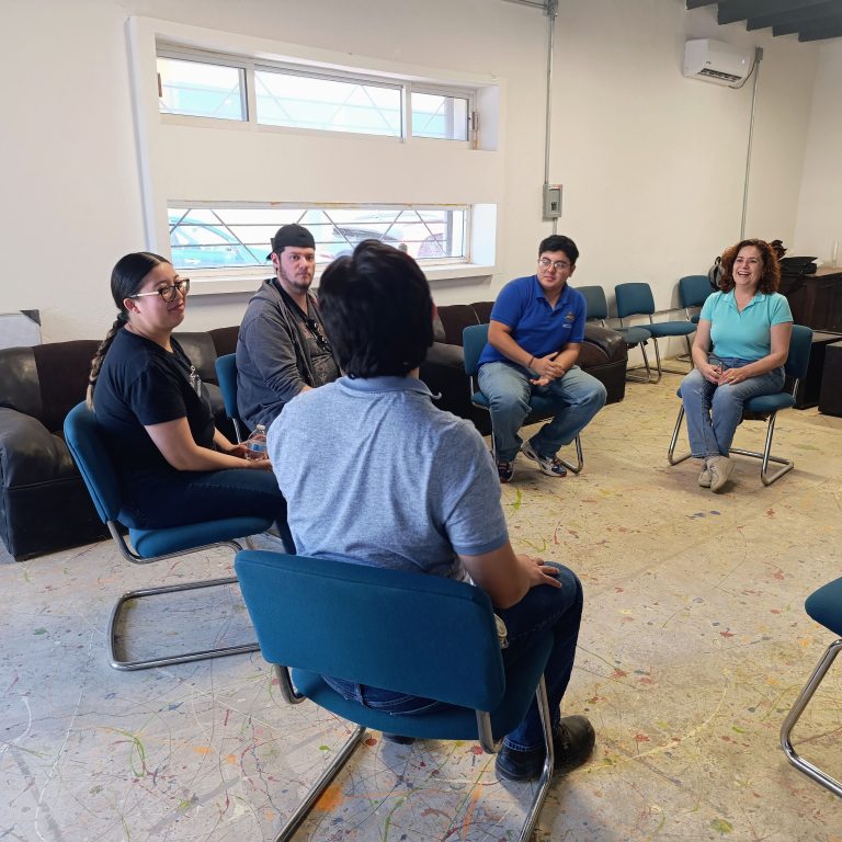 Improvisación al Servicio de la Educación STEM: Taller con CEI4.0 en Ciudad Juárez